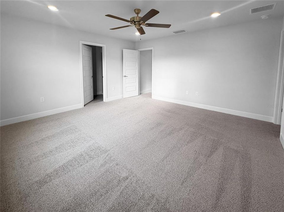 待售: $441,900 (4 贝兹, 2 浴室, 2335 平方英尺)