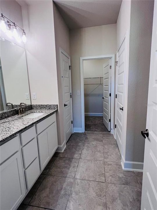 En Venta: $441,900 (4 camas, 2 baños, 2335 Pies cuadrados)