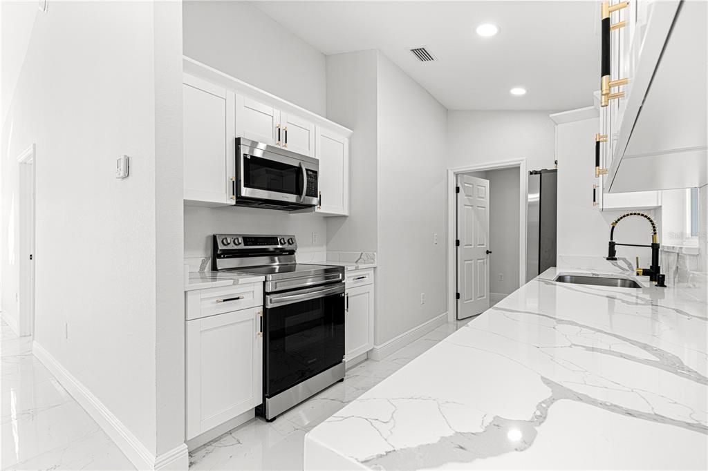 Active With Contract: $245,000 (3 beds, 2 baths, 1156 Square Feet)