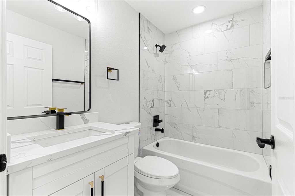 Active With Contract: $245,000 (3 beds, 2 baths, 1156 Square Feet)