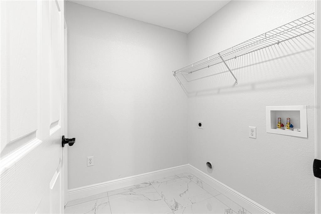 Active With Contract: $245,000 (3 beds, 2 baths, 1156 Square Feet)