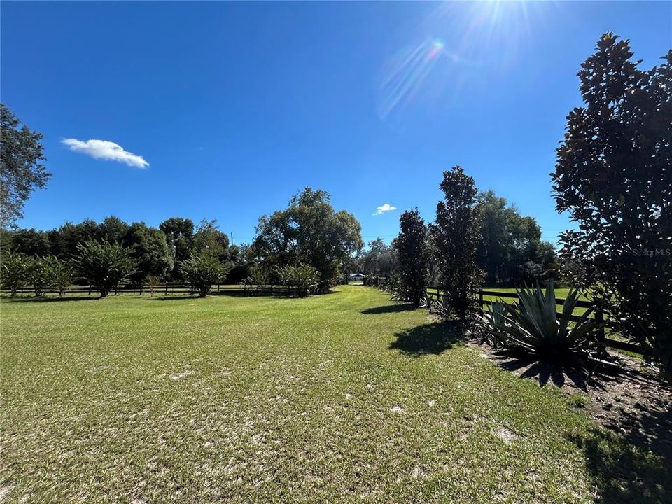 На продажу: $650,000 (5 спален, 3 ванн, 1836 Квадратных фут)