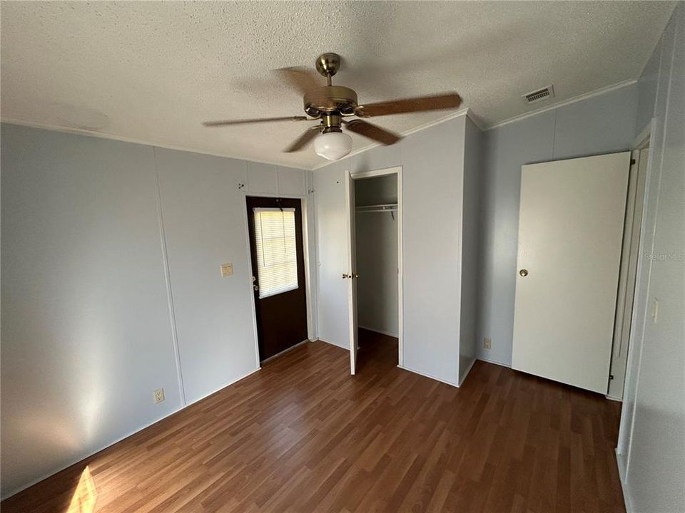 На продажу: $650,000 (5 спален, 3 ванн, 1836 Квадратных фут)