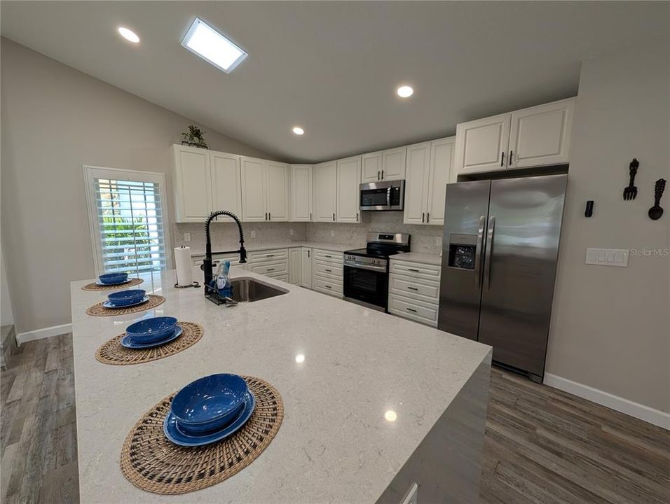 For Rent: $2,995 (3 beds, 2 baths, 2103 Square Feet)