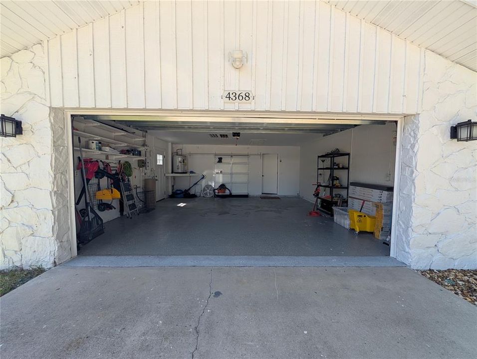 For Rent: $2,995 (3 beds, 2 baths, 2103 Square Feet)