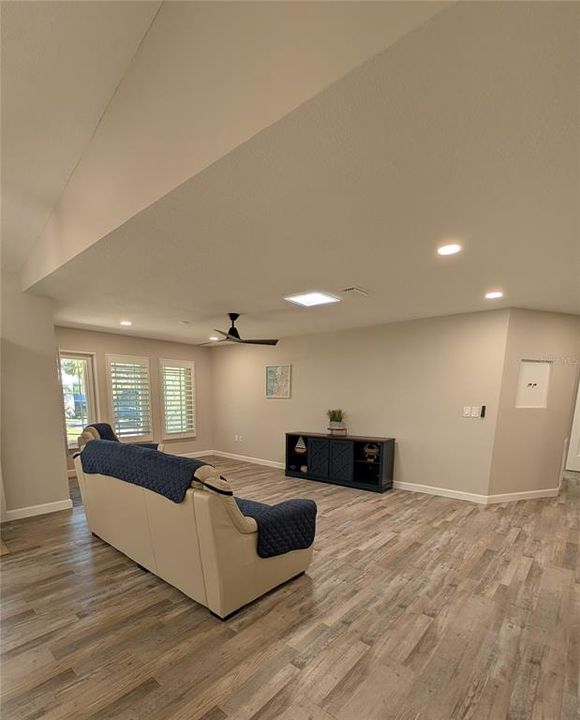 For Rent: $2,995 (3 beds, 2 baths, 2103 Square Feet)