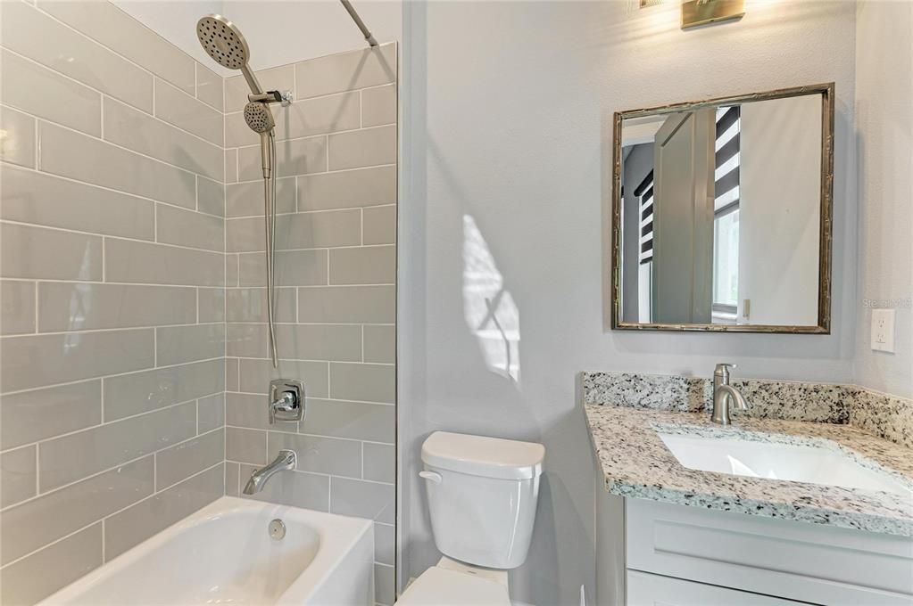 En Venta: $859,000 (3 camas, 3 baños, 2560 Pies cuadrados)