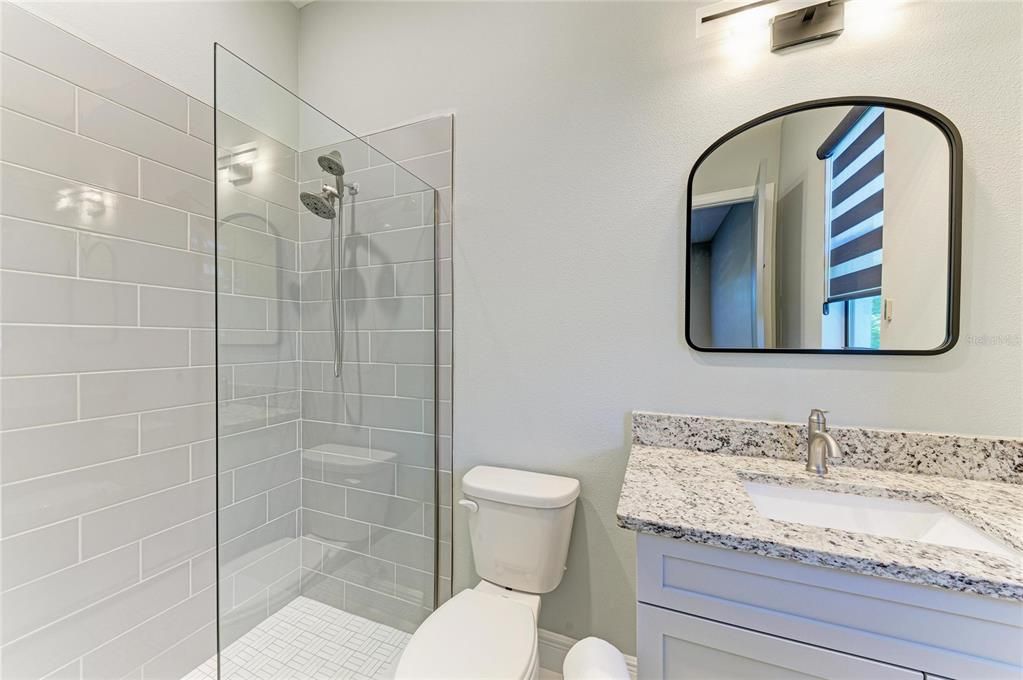 En Venta: $859,000 (3 camas, 3 baños, 2560 Pies cuadrados)