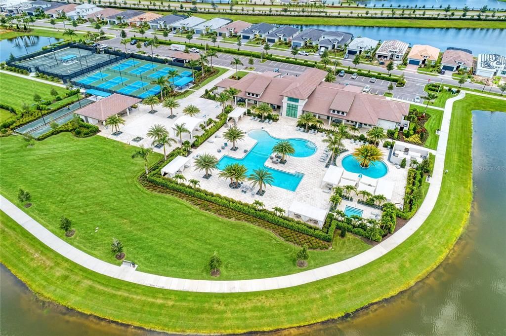 En Venta: $859,000 (3 camas, 3 baños, 2560 Pies cuadrados)