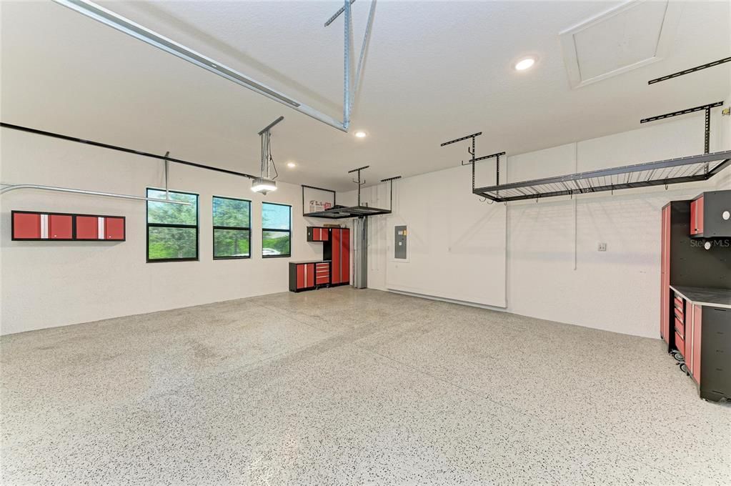 En Venta: $859,000 (3 camas, 3 baños, 2560 Pies cuadrados)