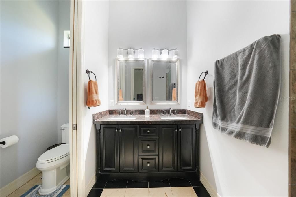 En Venta: $999,000 (6 camas, 6 baños, 4532 Pies cuadrados)