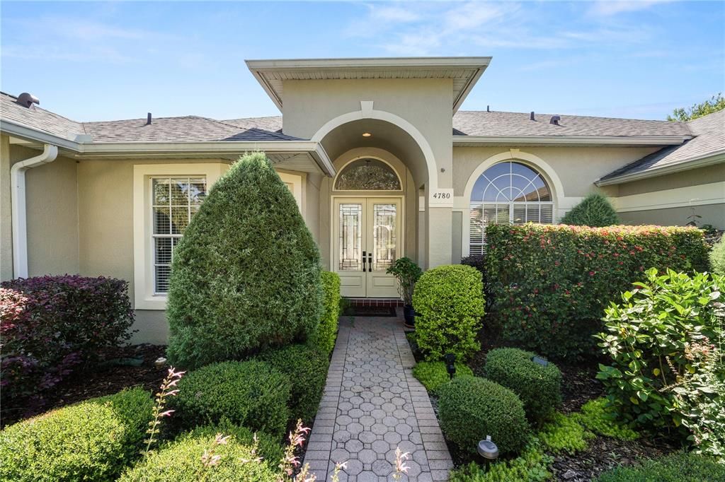 合同活跃: $920,000 (5 贝兹, 3 浴室, 3544 平方英尺)