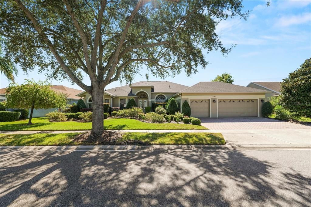 合同活跃: $920,000 (5 贝兹, 3 浴室, 3544 平方英尺)