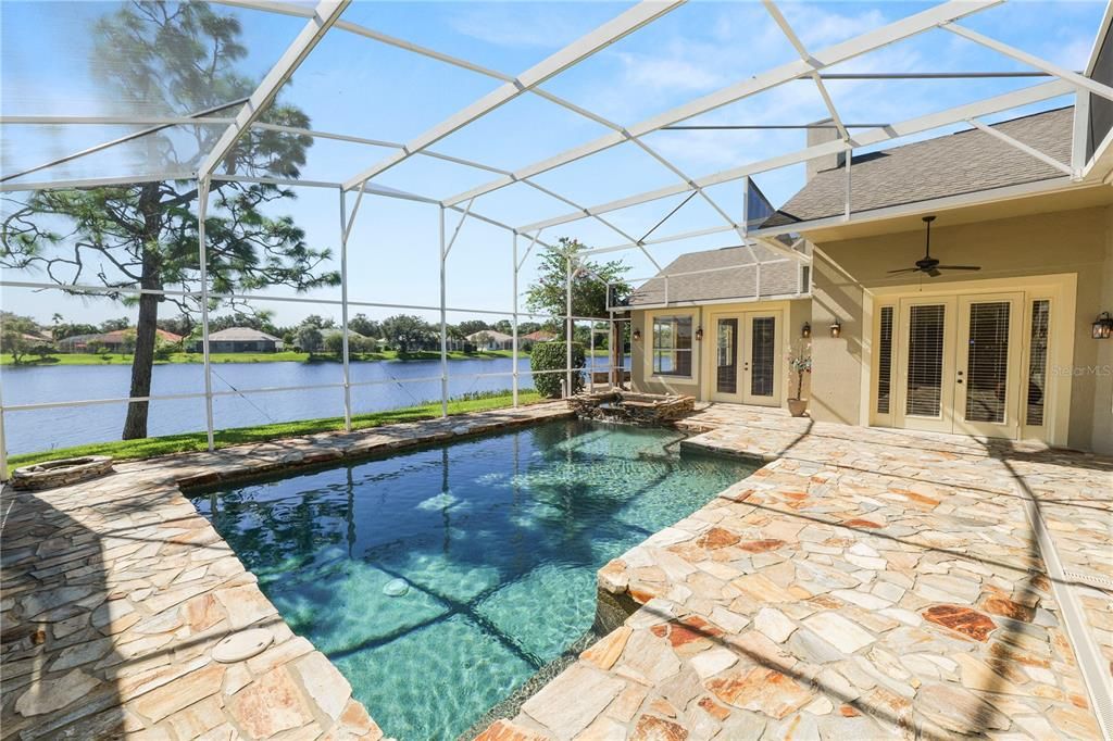 合同活跃: $920,000 (5 贝兹, 3 浴室, 3544 平方英尺)