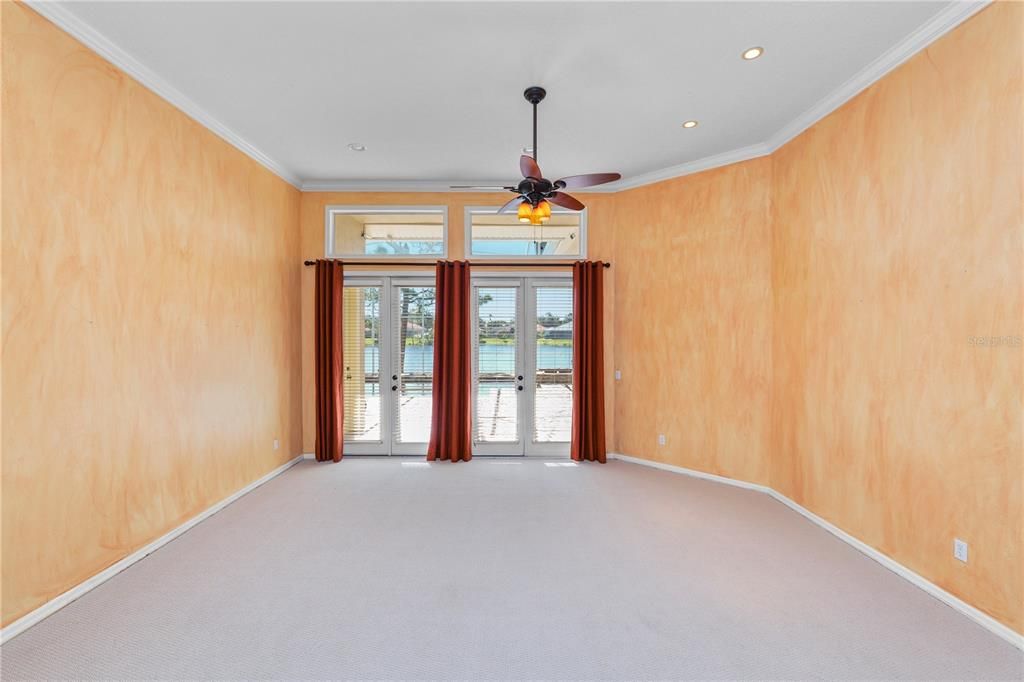 合同活跃: $920,000 (5 贝兹, 3 浴室, 3544 平方英尺)