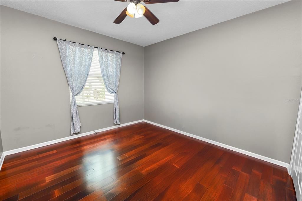 合同活跃: $920,000 (5 贝兹, 3 浴室, 3544 平方英尺)