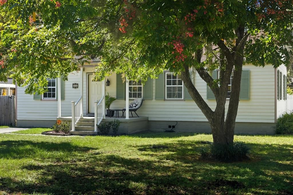 合同活跃: $197,000 (3 贝兹, 2 浴室, 1314 平方英尺)