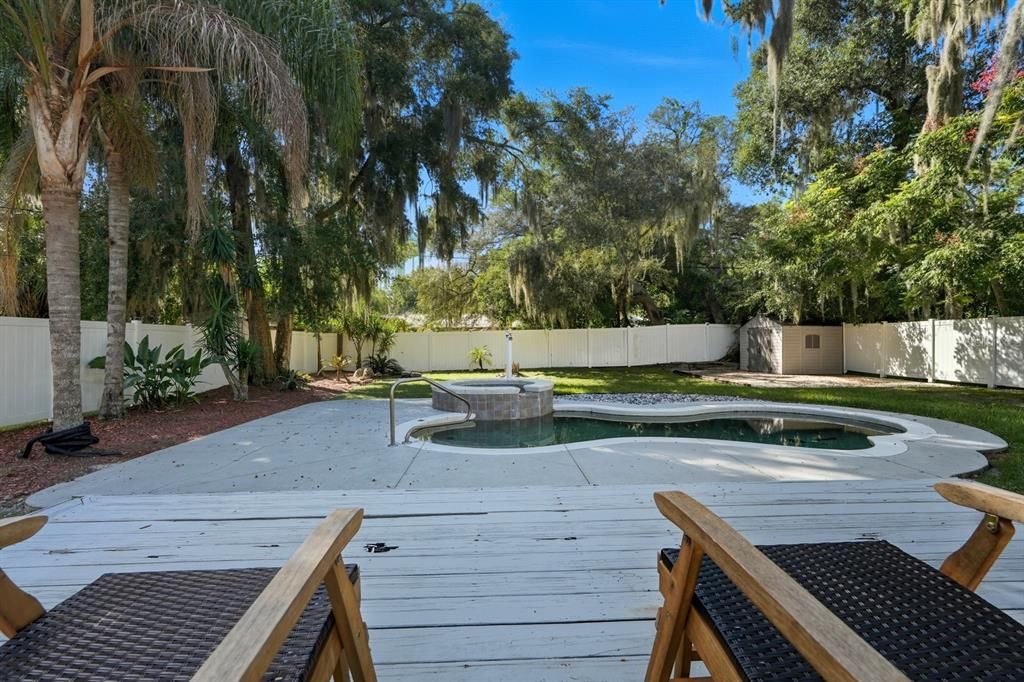 合同活跃: $197,000 (3 贝兹, 2 浴室, 1314 平方英尺)