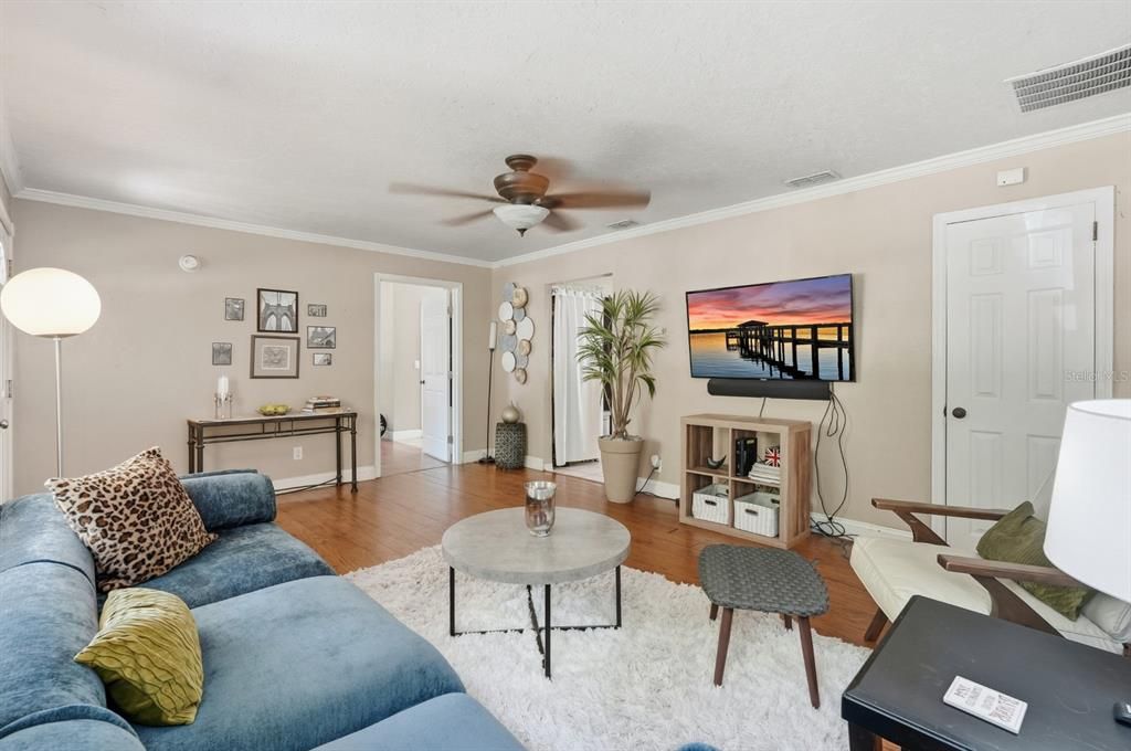 合同活跃: $197,000 (3 贝兹, 2 浴室, 1314 平方英尺)