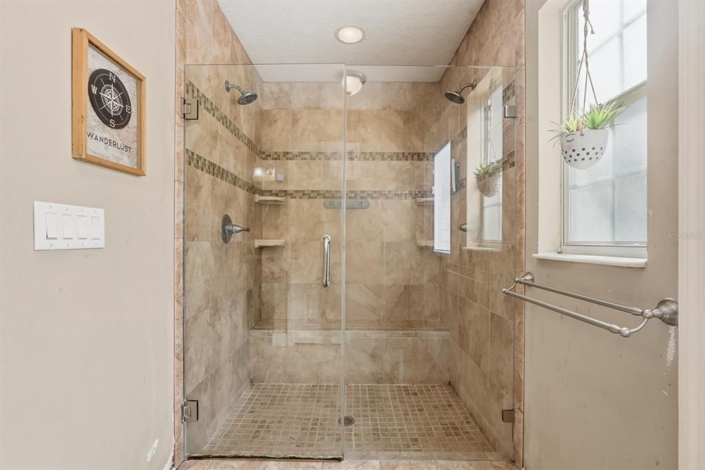 合同活跃: $197,000 (3 贝兹, 2 浴室, 1314 平方英尺)