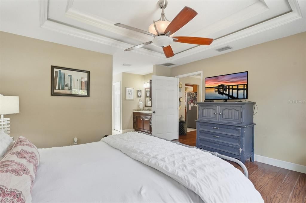 合同活跃: $197,000 (3 贝兹, 2 浴室, 1314 平方英尺)