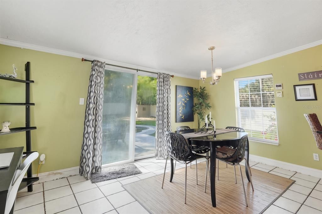 合同活跃: $197,000 (3 贝兹, 2 浴室, 1314 平方英尺)