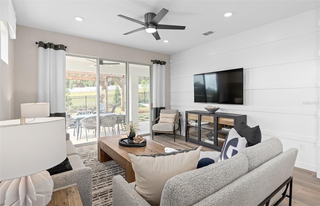 For Sale: $414,160 (2 beds, 2 baths, 1405 Square Feet)