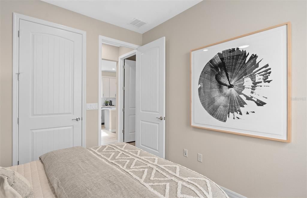 For Sale: $414,160 (2 beds, 2 baths, 1405 Square Feet)