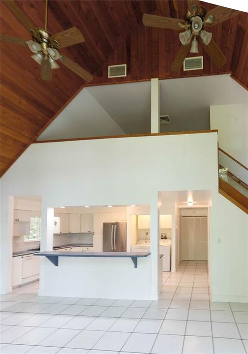 Под контрактом: $350,000 (3 спален, 2 ванн, 1645 Квадратных фут)