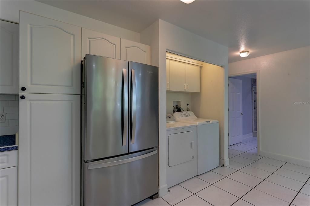 Под контрактом: $350,000 (3 спален, 2 ванн, 1645 Квадратных фут)