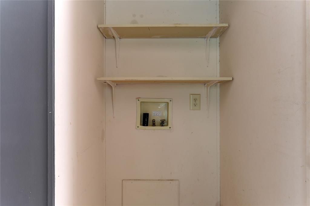 Под контрактом: $350,000 (3 спален, 2 ванн, 1645 Квадратных фут)