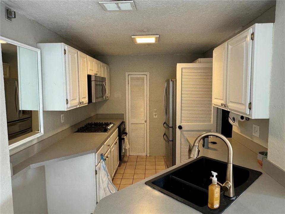 В аренду: $2,899 (2 спален, 2 ванн, 1244 Квадратных фут)