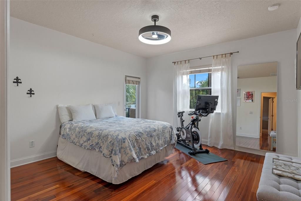 For Rent: $3,195 (3 beds, 2 baths, 1775 Square Feet)