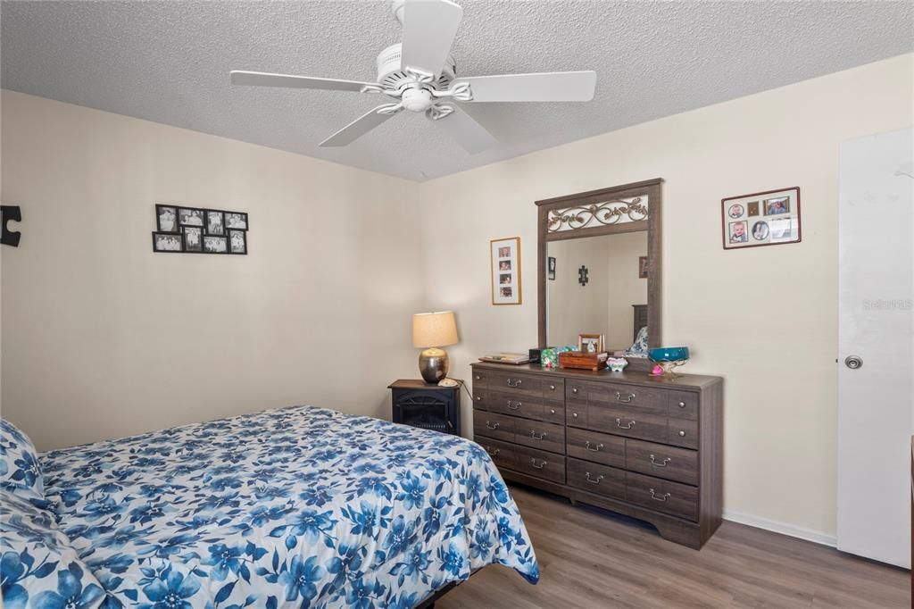 For Sale: $133,000 (2 beds, 2 baths, 1103 Square Feet)