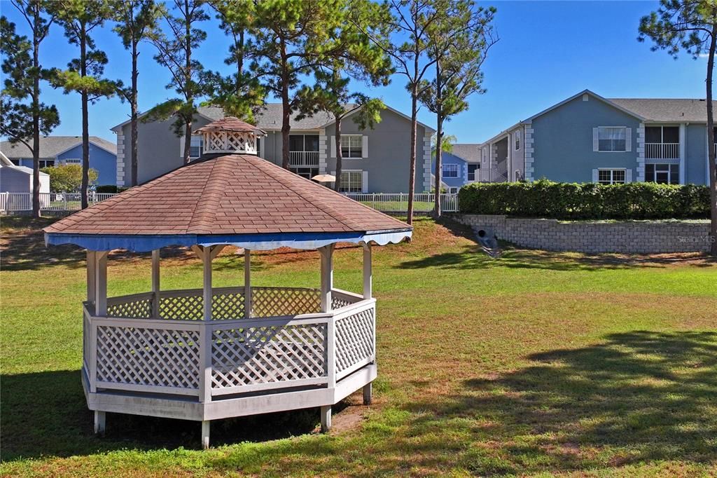 For Sale: $133,000 (2 beds, 2 baths, 1103 Square Feet)