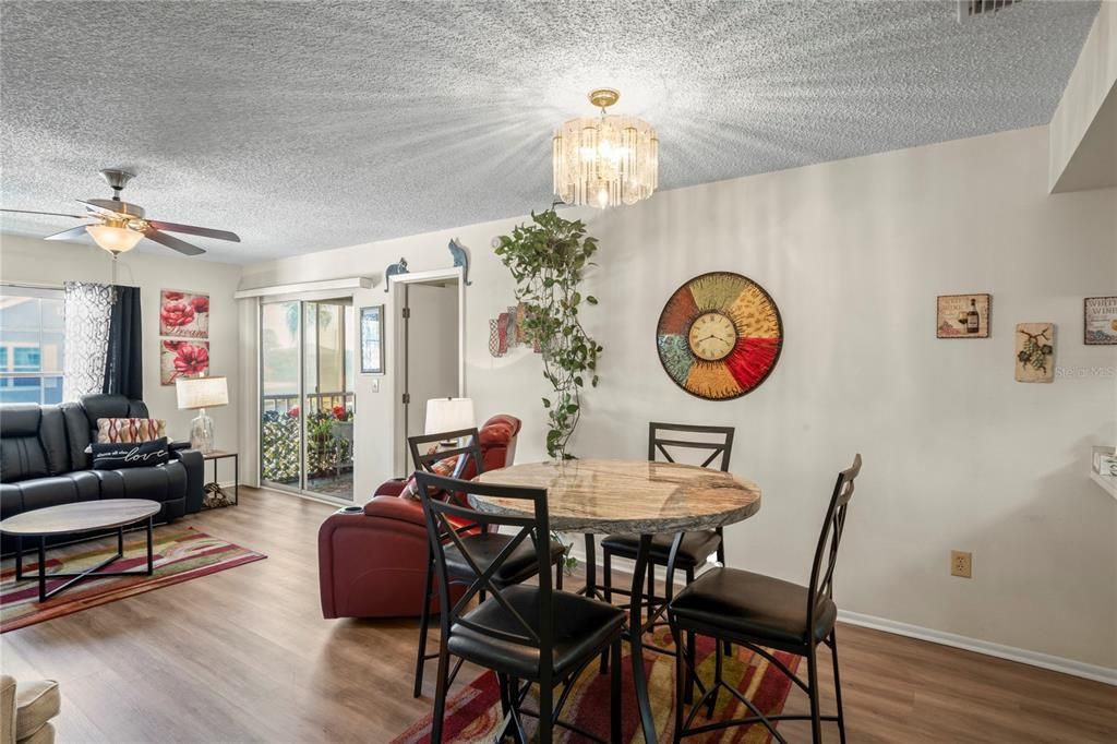 For Sale: $133,000 (2 beds, 2 baths, 1103 Square Feet)