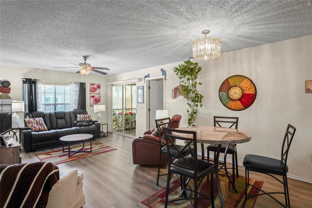 For Sale: $133,000 (2 beds, 2 baths, 1103 Square Feet)