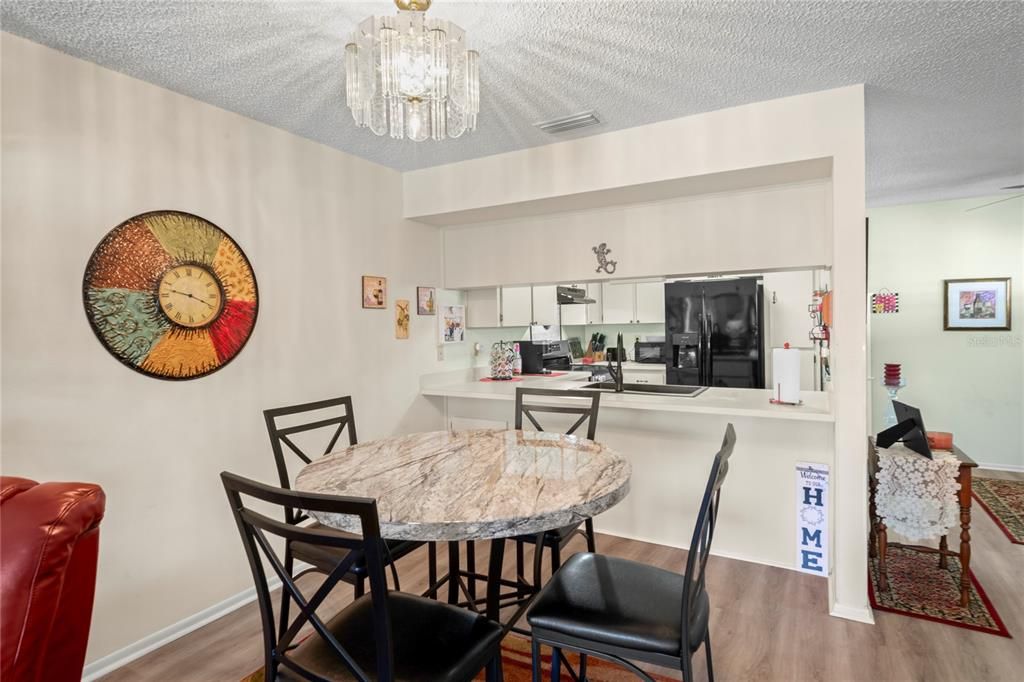 For Sale: $133,000 (2 beds, 2 baths, 1103 Square Feet)