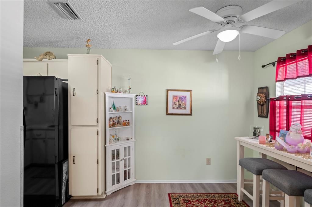 For Sale: $133,000 (2 beds, 2 baths, 1103 Square Feet)