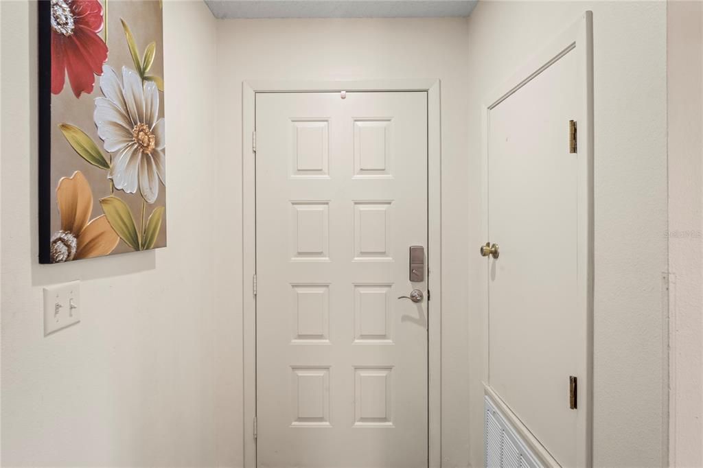 For Sale: $133,000 (2 beds, 2 baths, 1103 Square Feet)