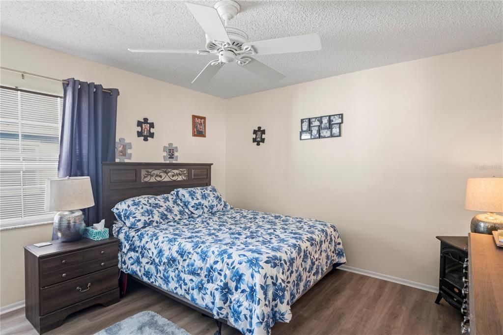 For Sale: $133,000 (2 beds, 2 baths, 1103 Square Feet)