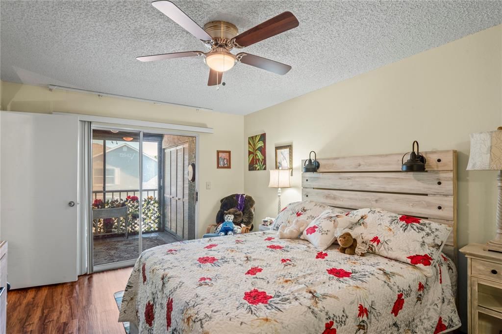 For Sale: $133,000 (2 beds, 2 baths, 1103 Square Feet)