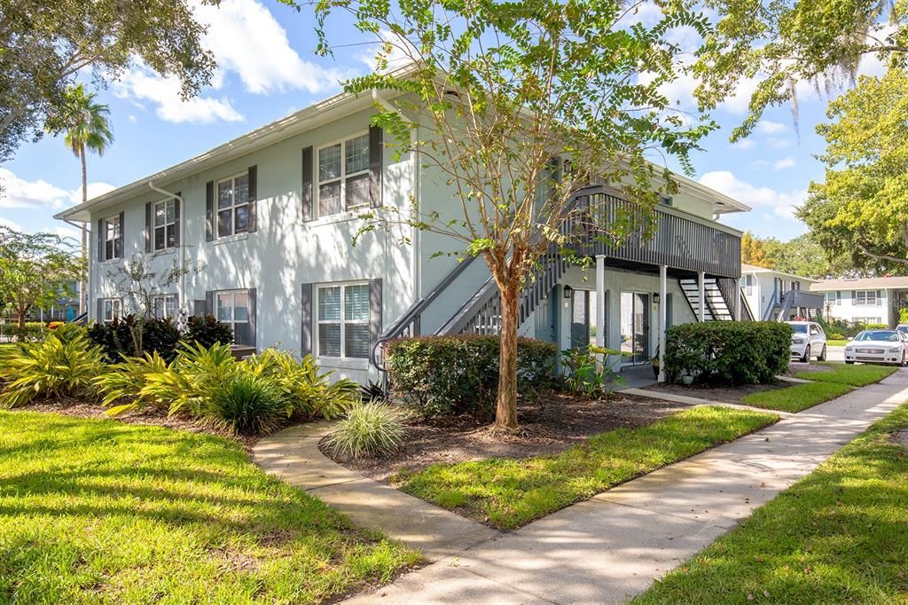 For Sale: $146,500 (1 beds, 1 baths, 636 Square Feet)