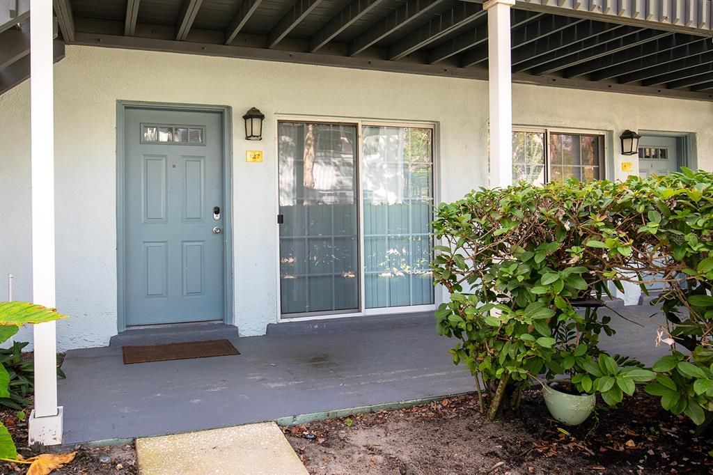 For Sale: $146,500 (1 beds, 1 baths, 636 Square Feet)