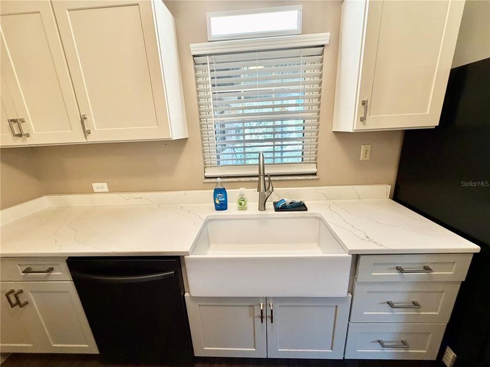 For Sale: $279,000 (2 beds, 2 baths, 1242 Square Feet)