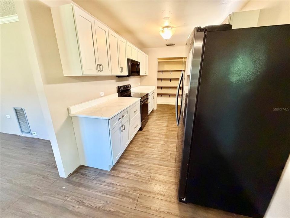 For Sale: $279,000 (2 beds, 2 baths, 1242 Square Feet)