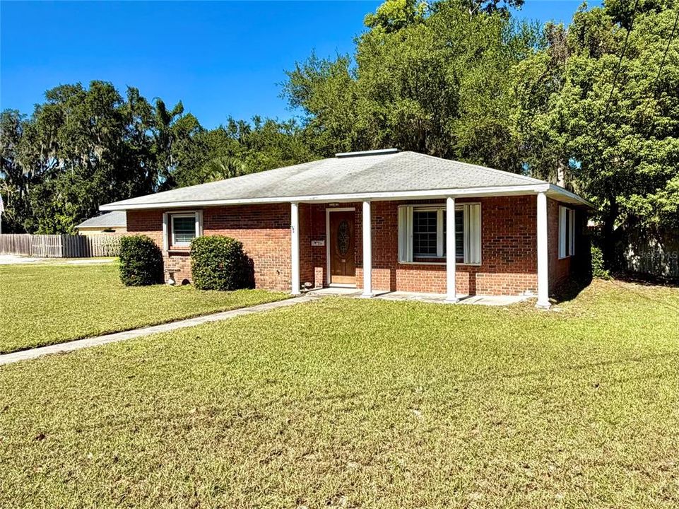 For Sale: $279,000 (2 beds, 2 baths, 1242 Square Feet)