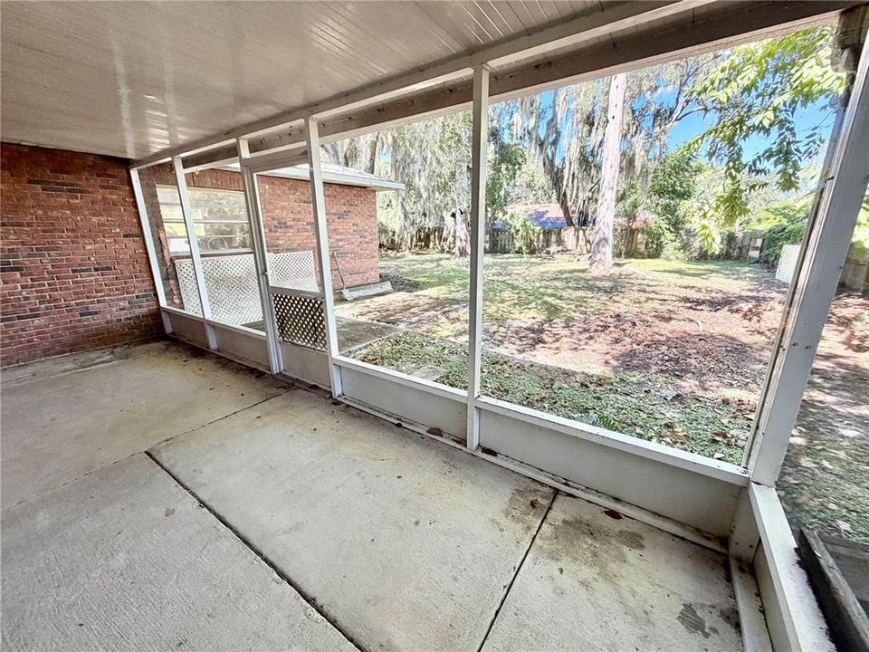 For Sale: $279,000 (2 beds, 2 baths, 1242 Square Feet)