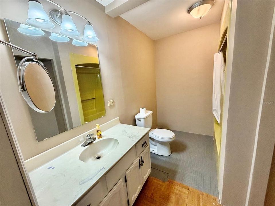 For Sale: $279,000 (2 beds, 2 baths, 1242 Square Feet)