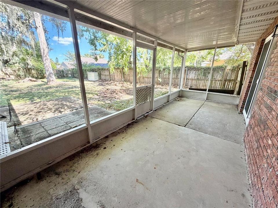 For Sale: $279,000 (2 beds, 2 baths, 1242 Square Feet)